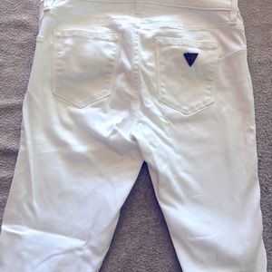 Guess “Curve X” white skinny jeans, Size 25